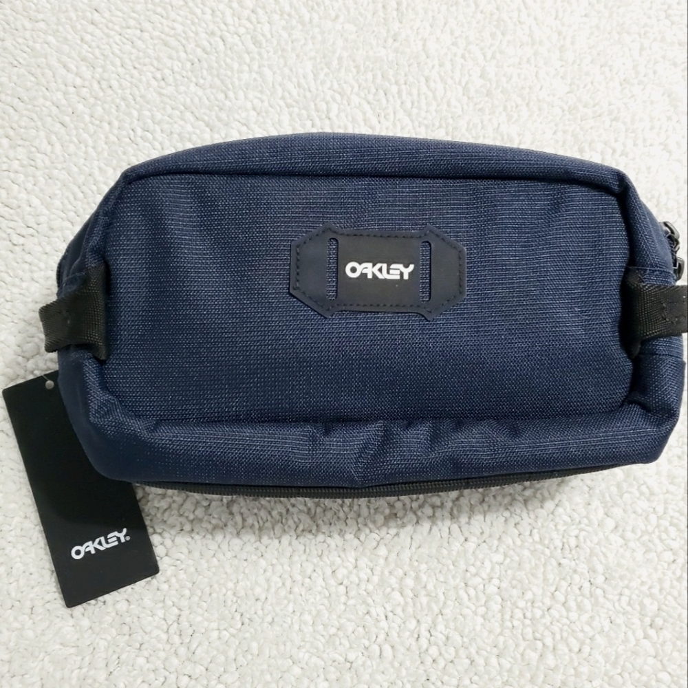 🔷️OAKLEY Canvas Patch Logo Travel Bag🔷️